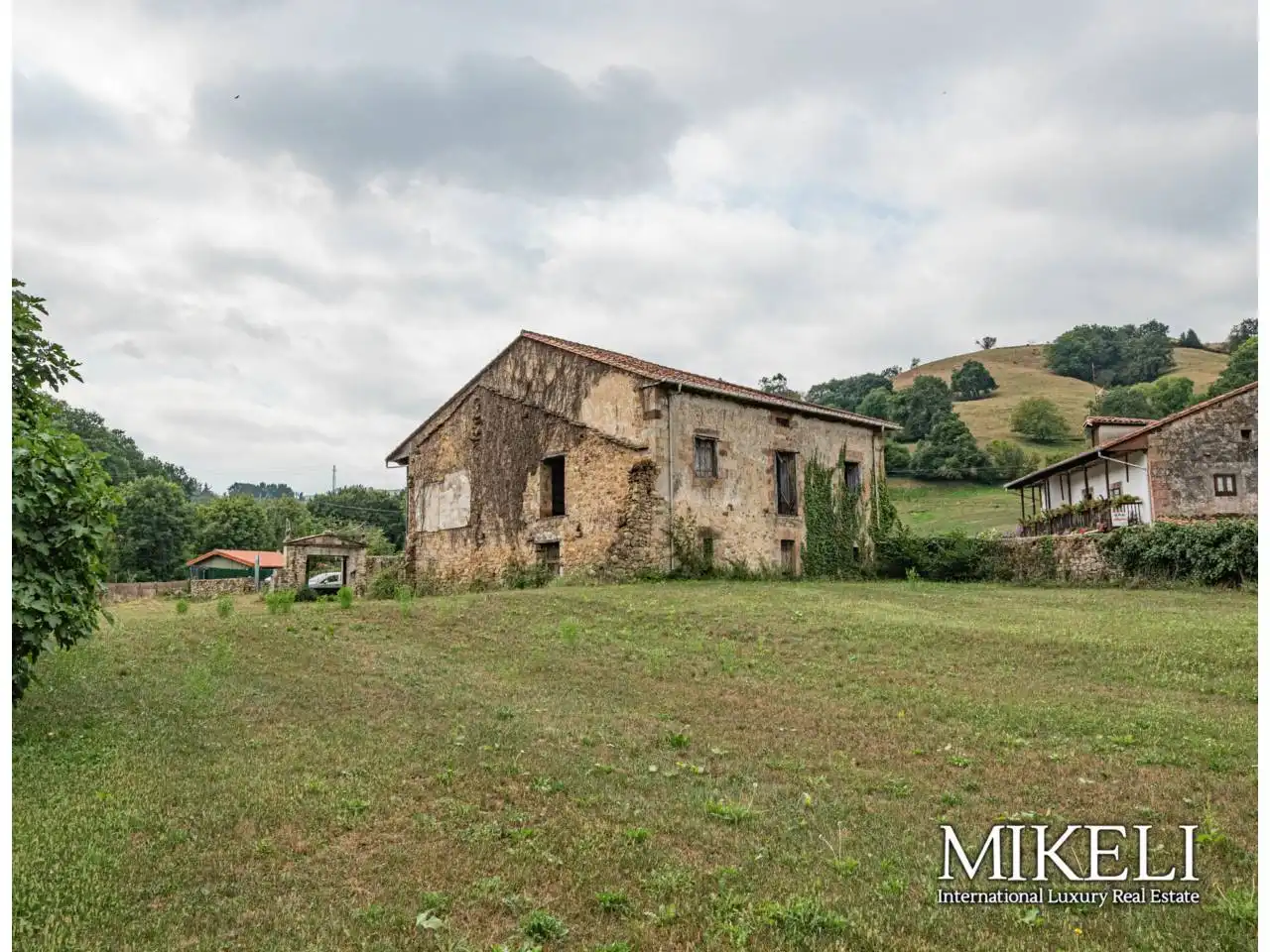 Finca rústica en venta en Saro con Jardín privado y Parquet
