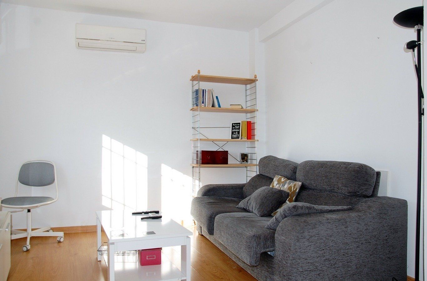 Living room of Apartment to rent in  Granada Capital  with Air Conditioner and Heating