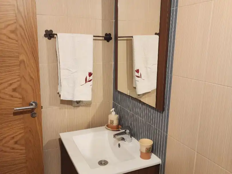 Badezimmer von Wohnung zur Miete in Aljaraque mit Balkon
