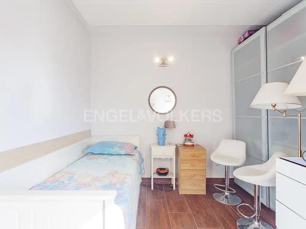 Schlafzimmer von Dachboden zum Verkauf in Barcelona mit Klimaanlage, Heizung und Terrasse