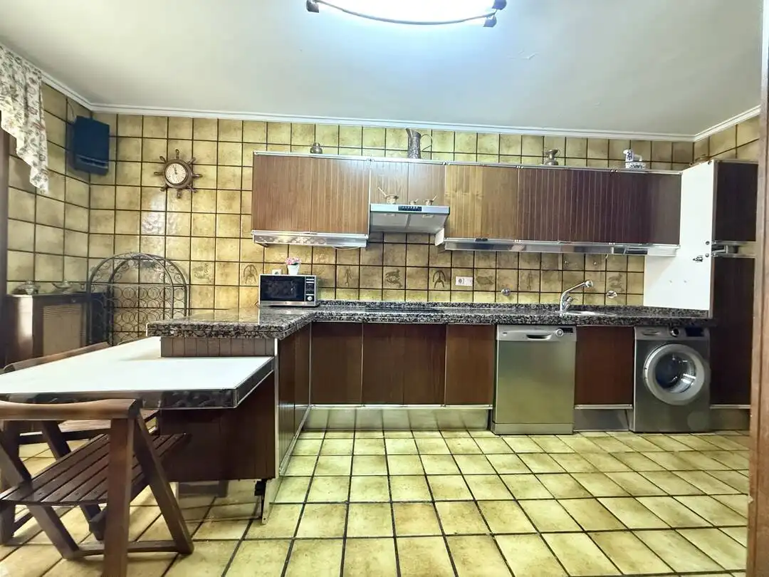 Cocina de Piso en venta en Elgoibar con Calefacción, Amueblado y Balcón