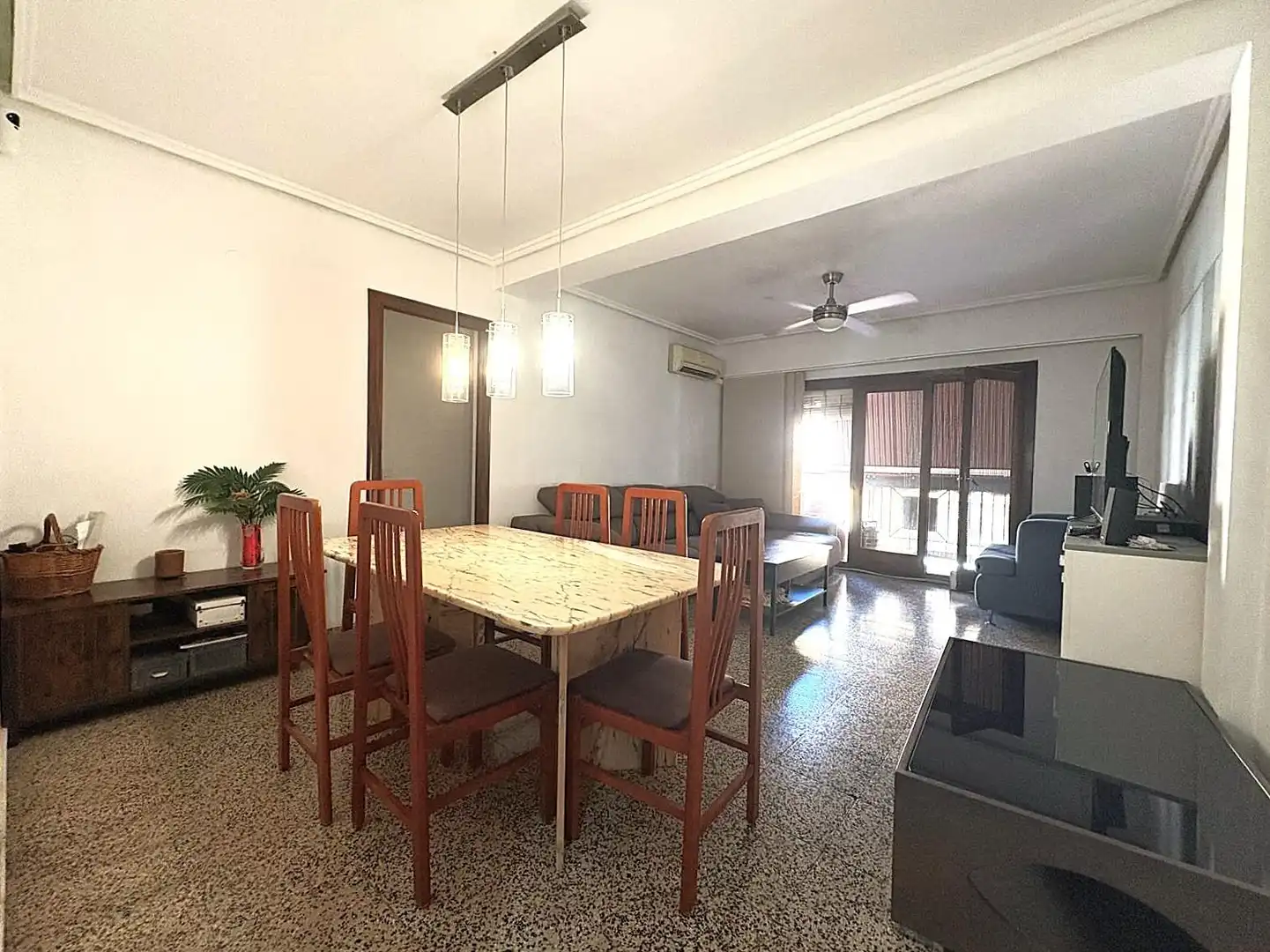 Comedor de Piso en venta en Paterna con Aire acondicionado, Amueblado y Balcón