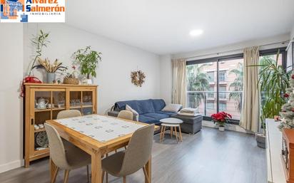 Living room of Flat for sale in  Granada Capital  with Terrace and Community pool