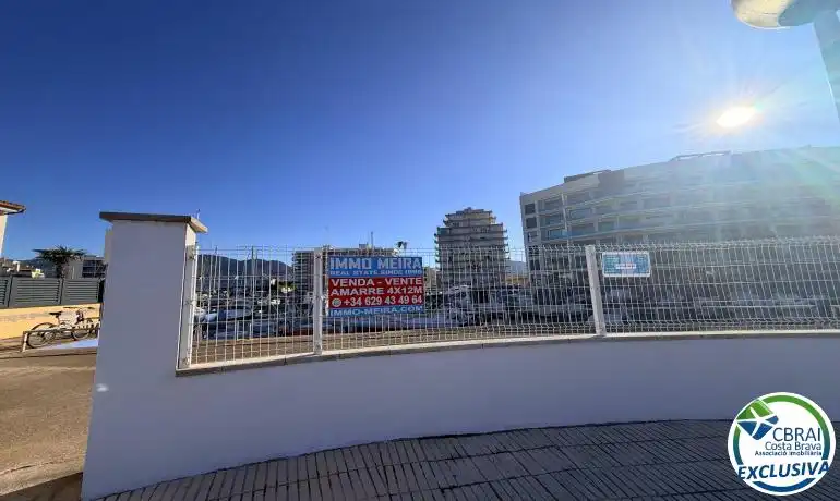 Garaje en venta en Roses