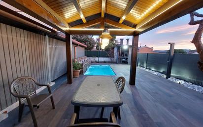 Terrace of House or chalet for sale in Barberà del Vallès  with Air Conditioner, Heating and Private garden