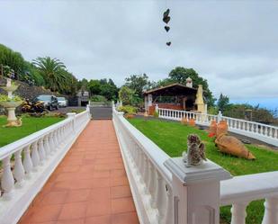 Vista exterior de Casa o xalet en venda en La Orotava amb Terrassa, Piscina i Balcó