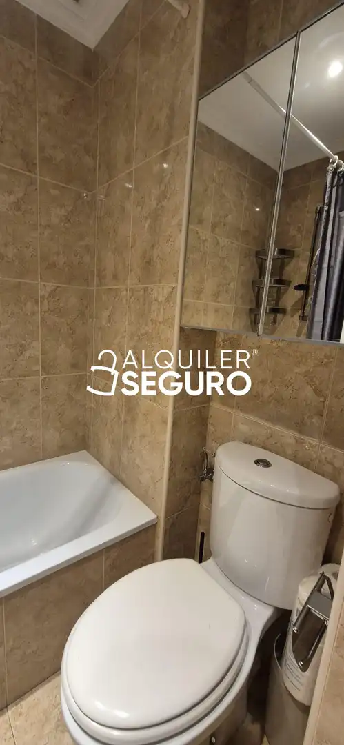 Bathroom of Flat for rent in Gijón   with Heating, Storage room and Furnished