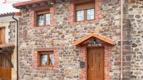 Vista exterior de Casa adosada en venda en Polanco amb Calefacció i Terrassa