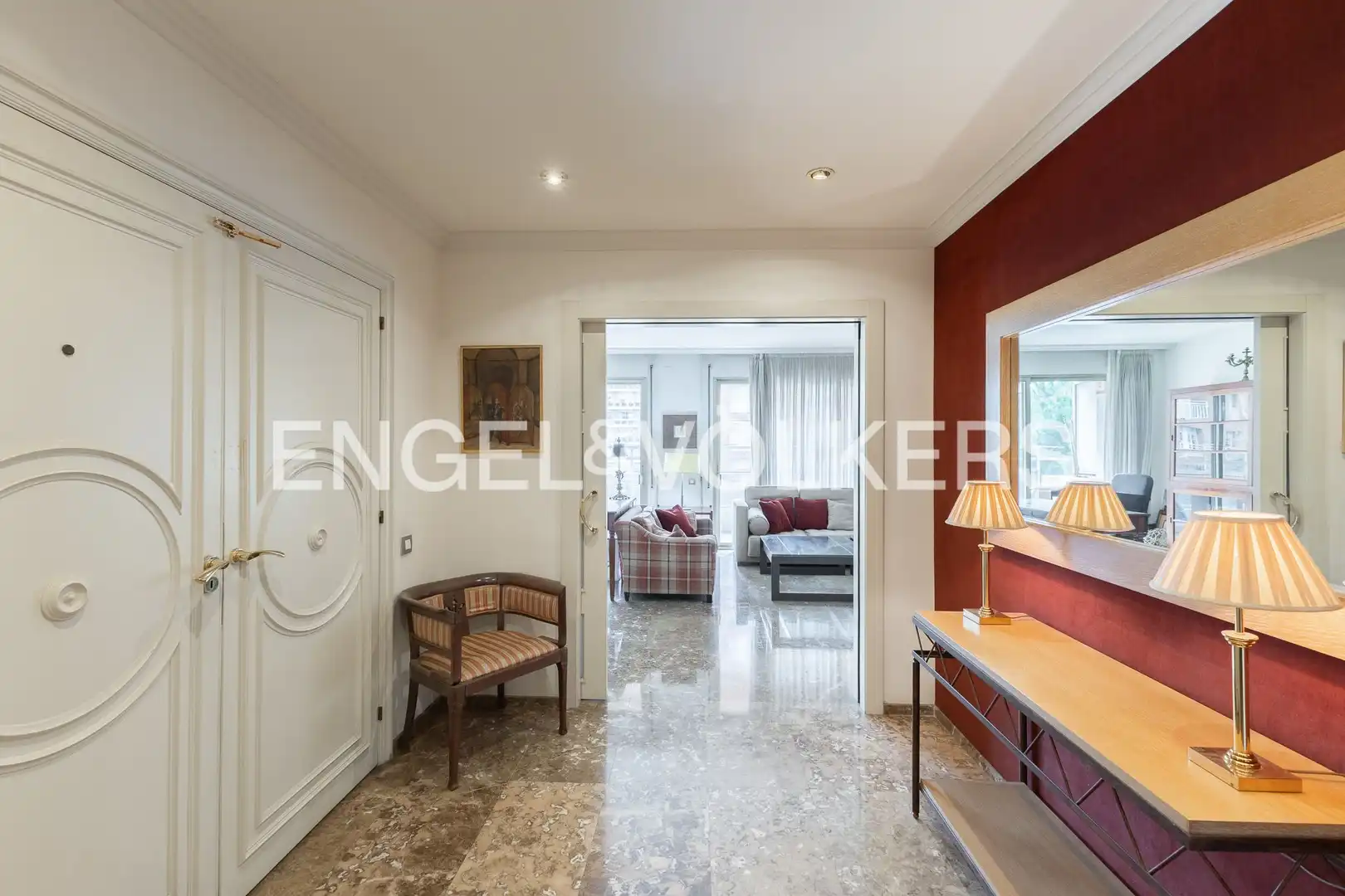 Flat for sale in Barcelona  with Air Conditioner, Heating and Private garden