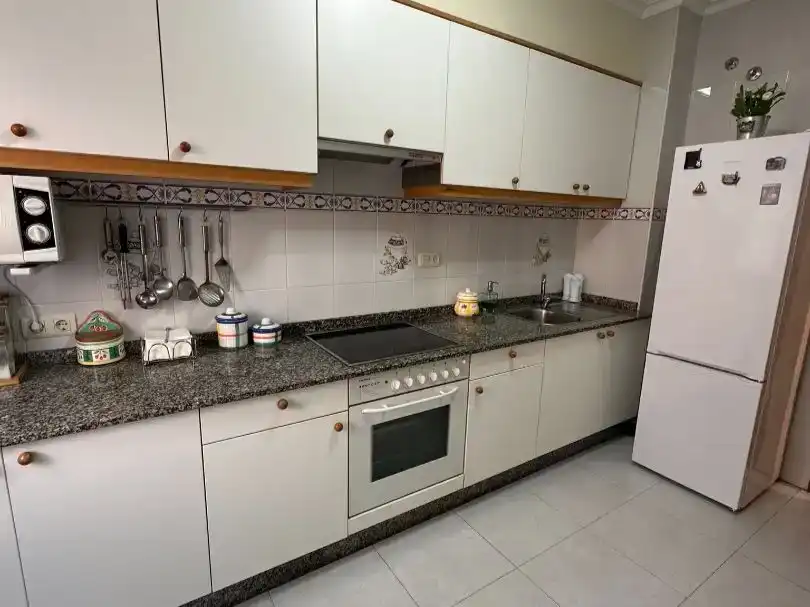Küche von Wohnung zur Miete in Poio mit Möbliert