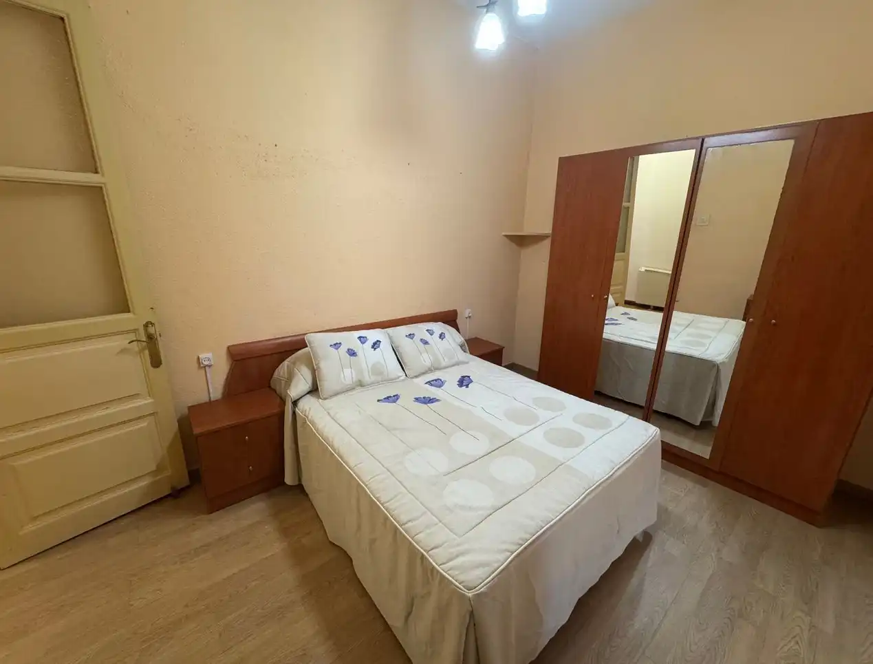 Habitación de Piso en venta en Gijón  con Calefacción y Parquet