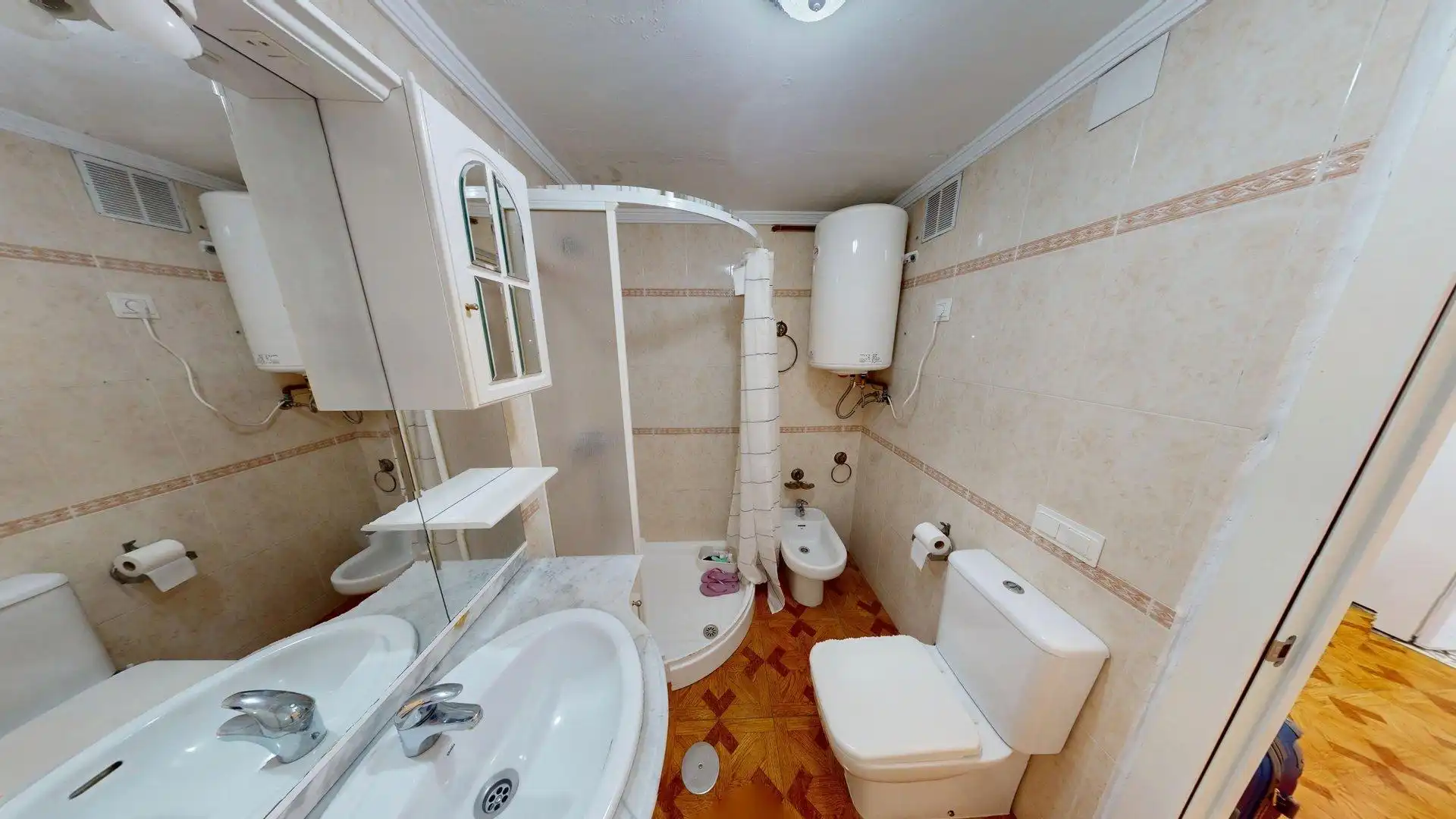 Bathroom of Flat for sale in Benalmádena  with Air Conditioner, Heating and Private garden
