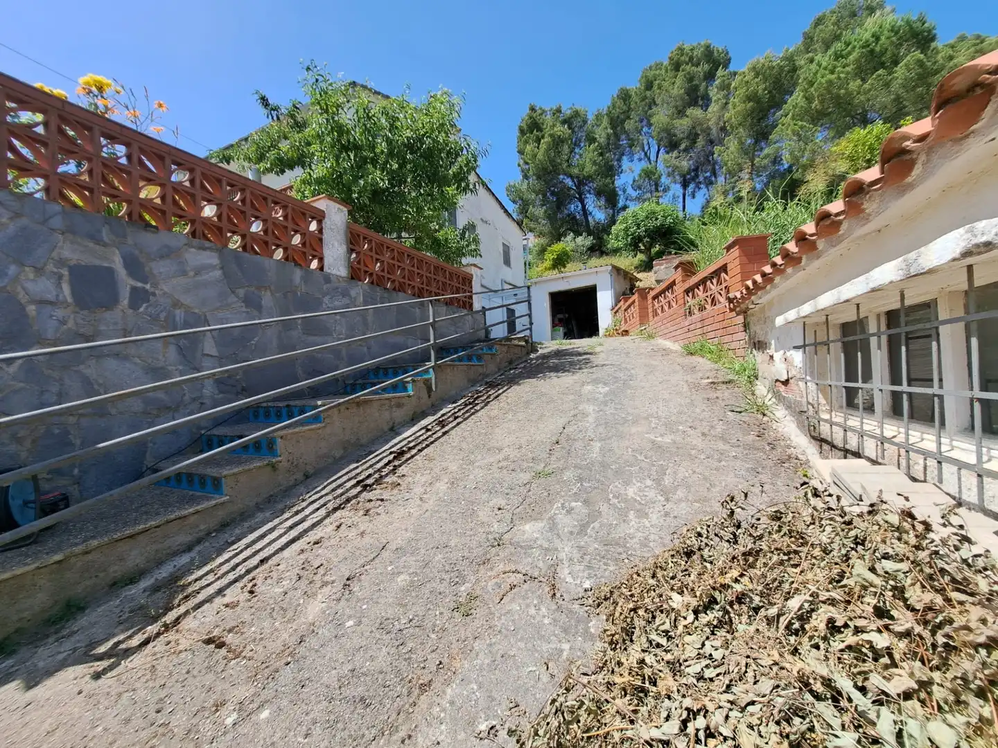 Aparcament de Casa o xalet en venda en Rubí amb Calefacció, Terrassa i Traster