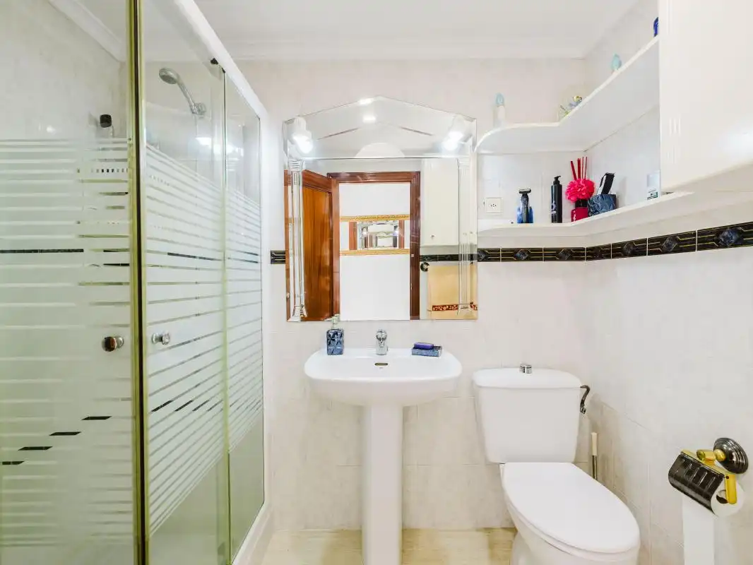 Baño de Ático en venta en Málaga con Aire acondicionado, Calefacción y Jardín privado
