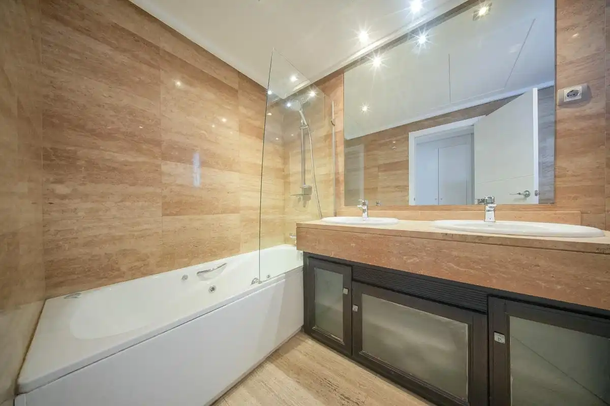 Bathroom of Attic for sale in Madrid  with Air Conditioner, Heating and Private garden