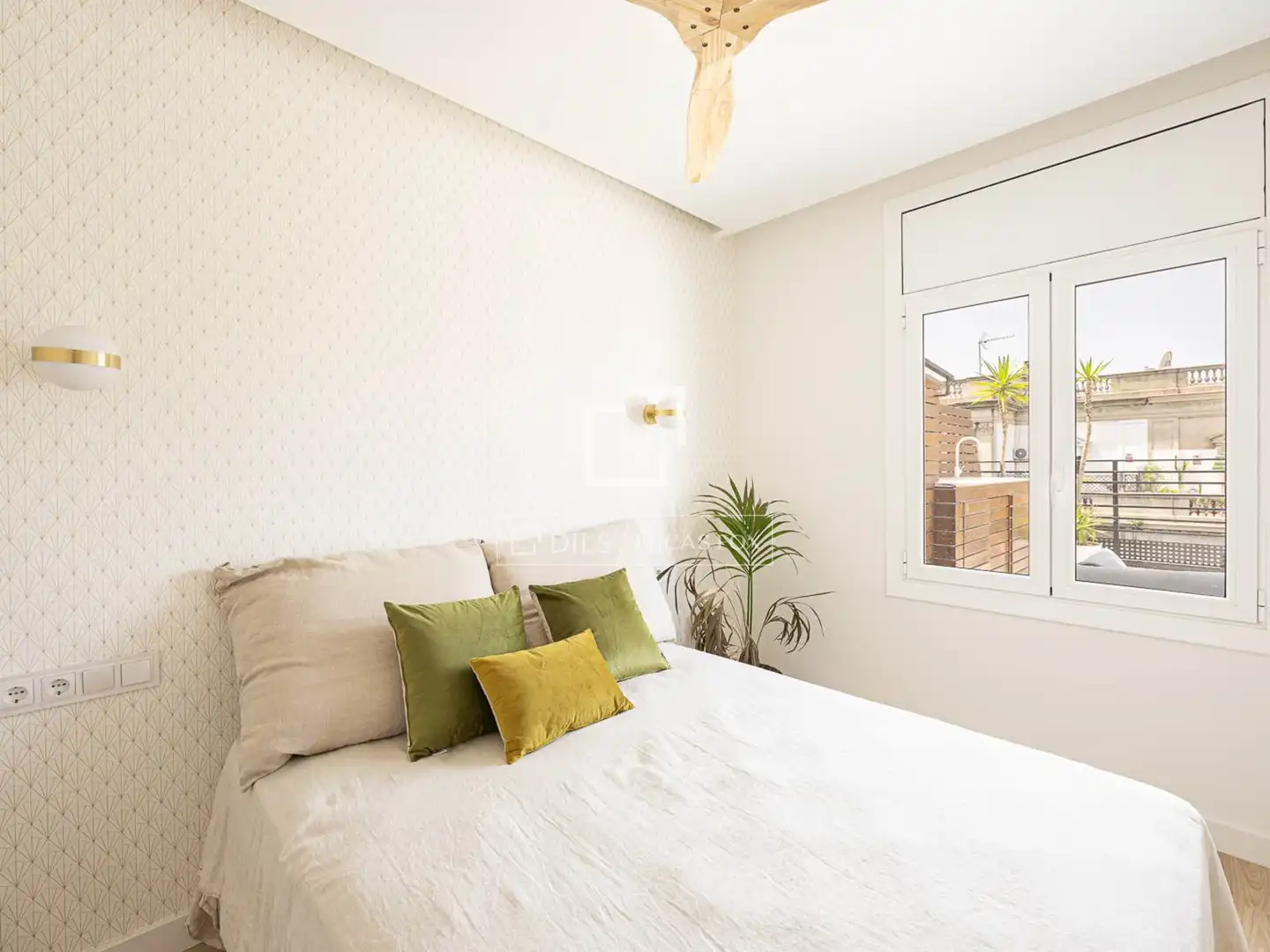 Schlafzimmer von Wohnung zur Miete in Barcelona mit Klimaanlage, Parkett und Terrasse
