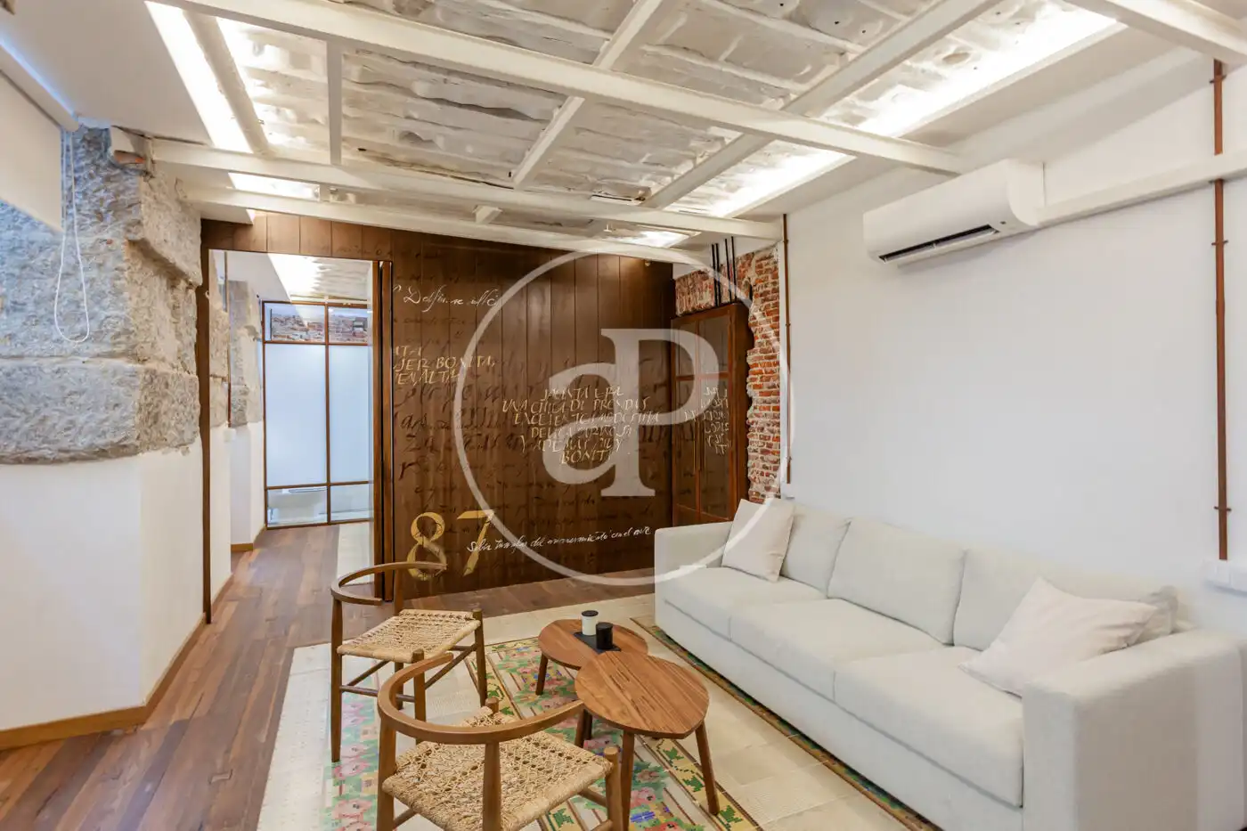 Living room of Flat for sale in Madrid  with Air Conditioner, Heating and Furnished