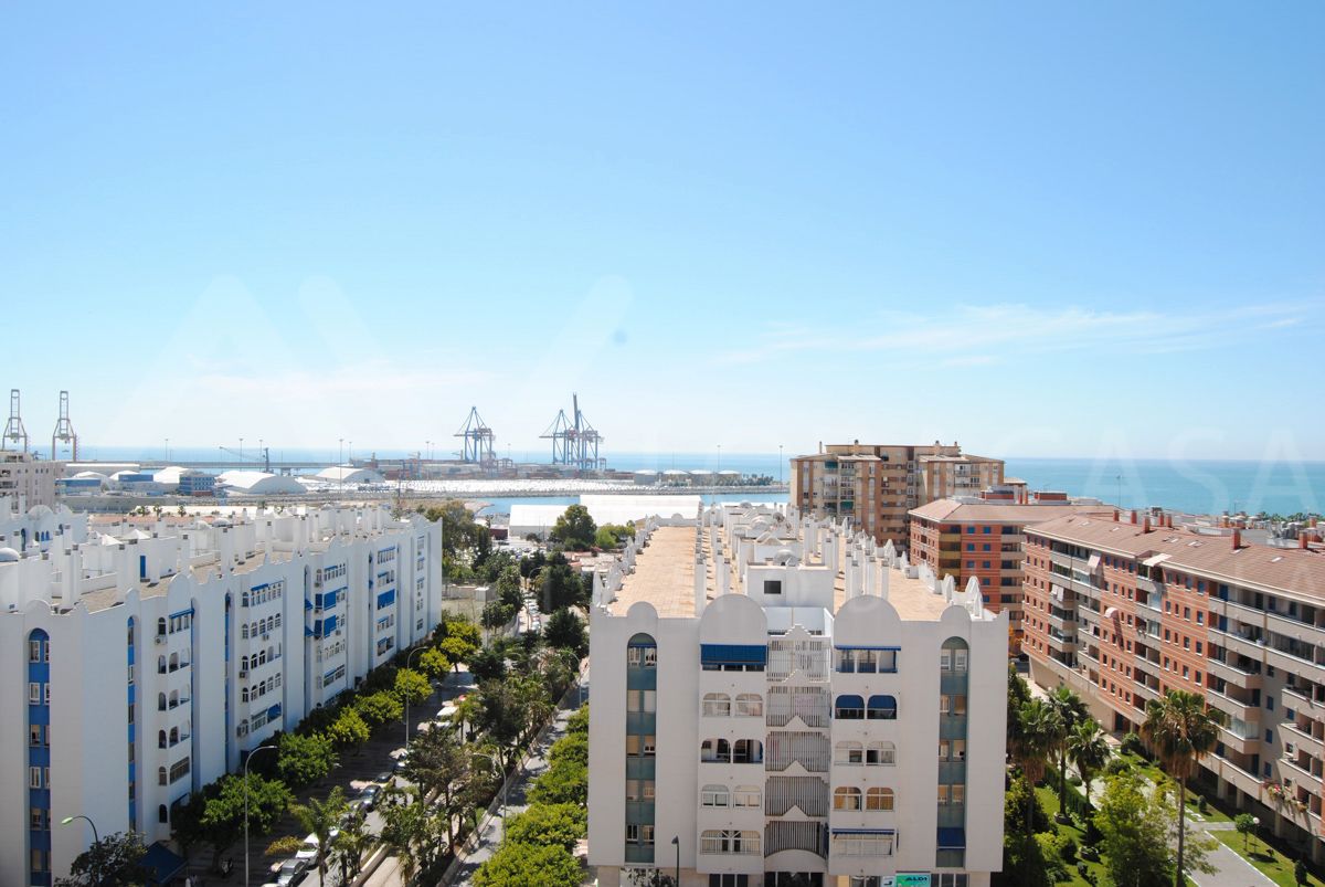 Vista exterior de Pis de lloguer en Málaga Capital amb Terrassa, Moblat i Forn