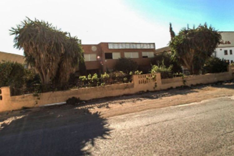 Vista exterior de Nau industrial en venda en Cullera
