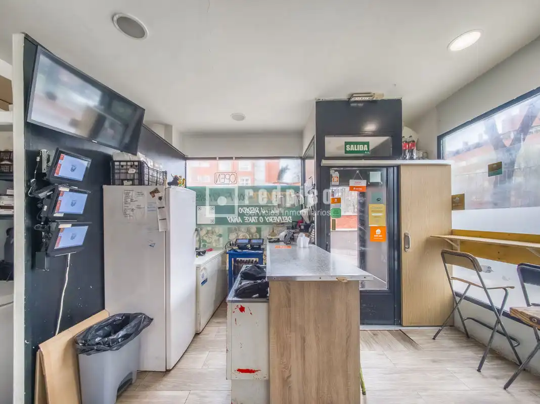 Cocina de Local en venta en Madrid