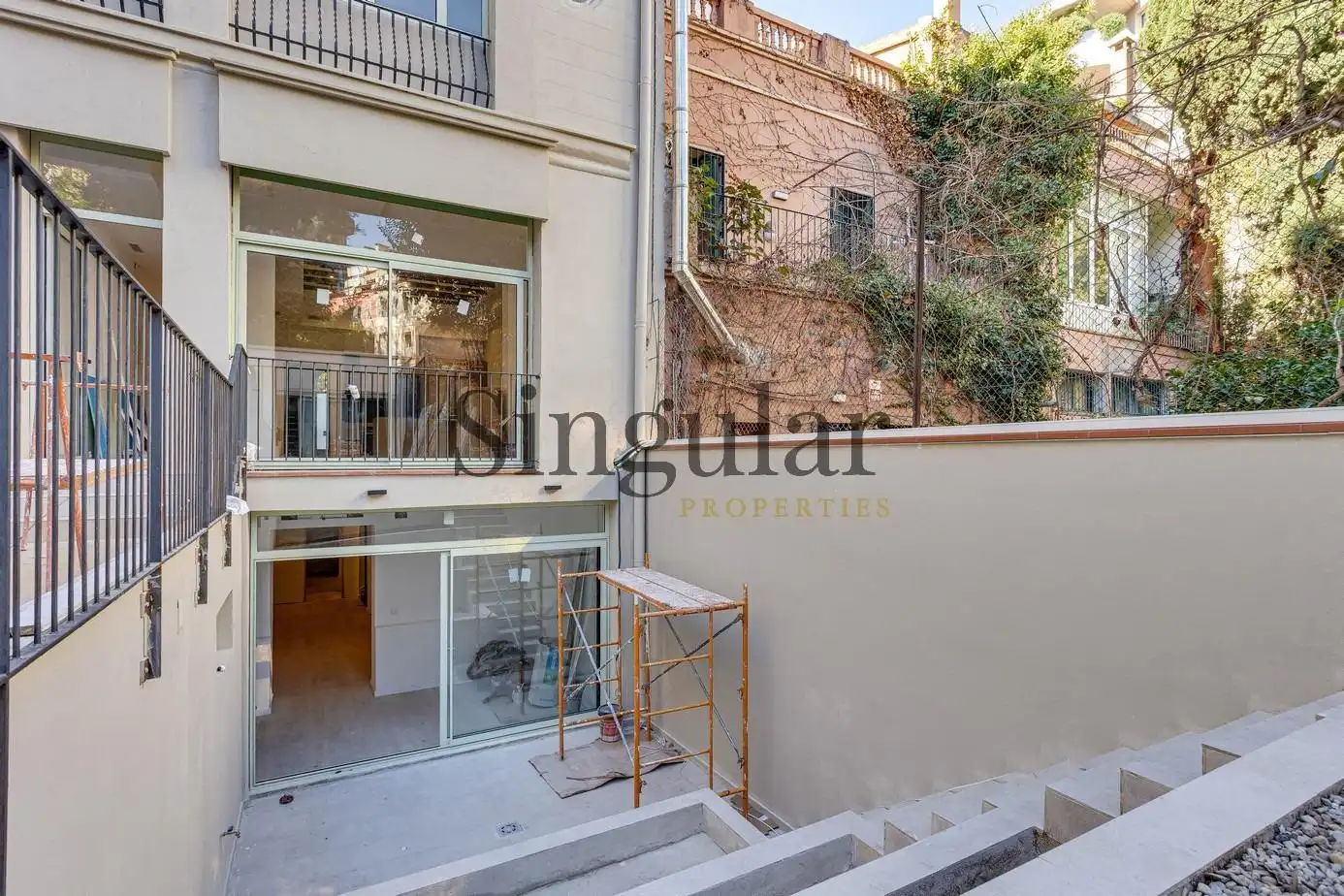 Vista exterior de Dúplex en venda en Barcelona amb Aire condicionat, Calefacció i Jardí privat