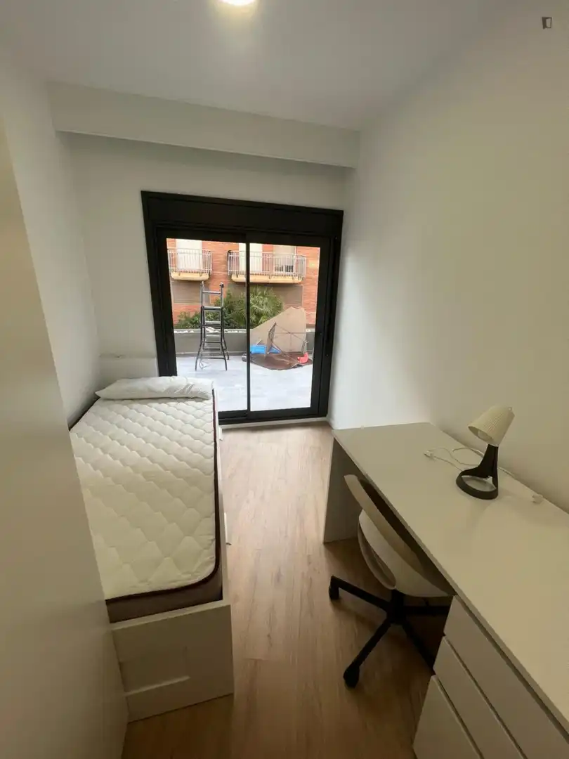 Room in Poble Nou