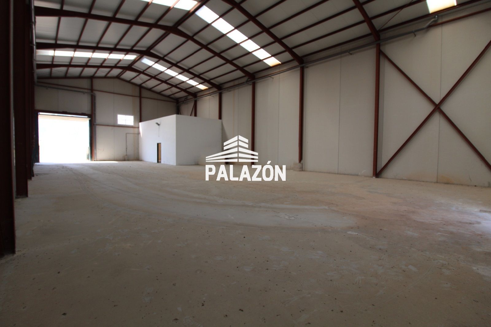Industrial buildings to rent in Albatera