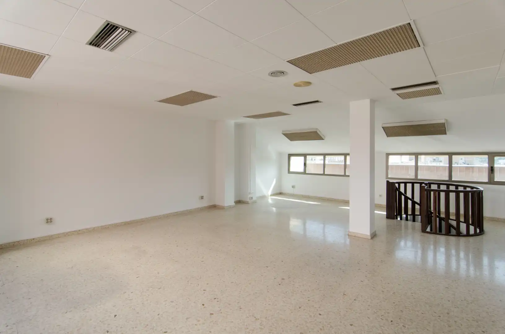 Bureau avec ascenseur à louer à Passeig de Pere III 48, imagen 3