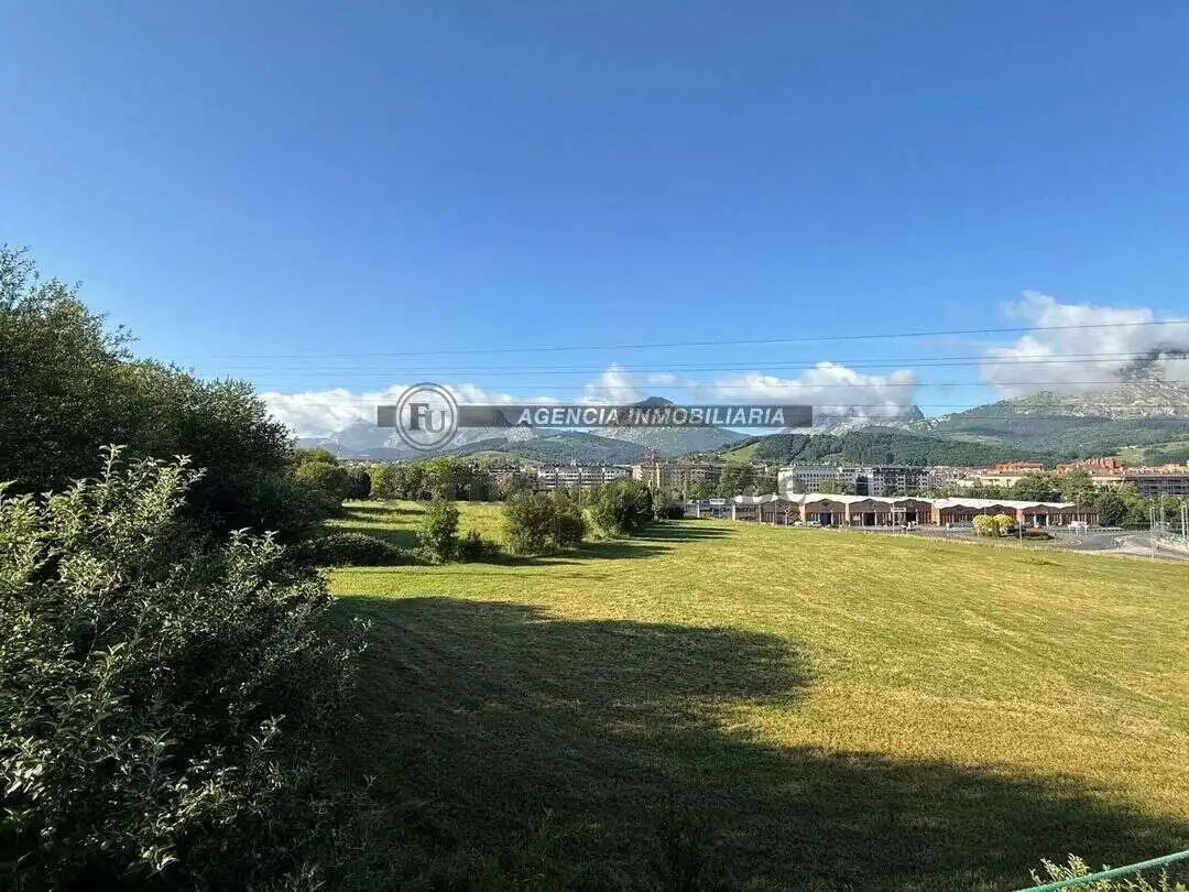 Wohnung zum Verkauf in Iurreta mit Privatgarten, Abstellraum und Balkon