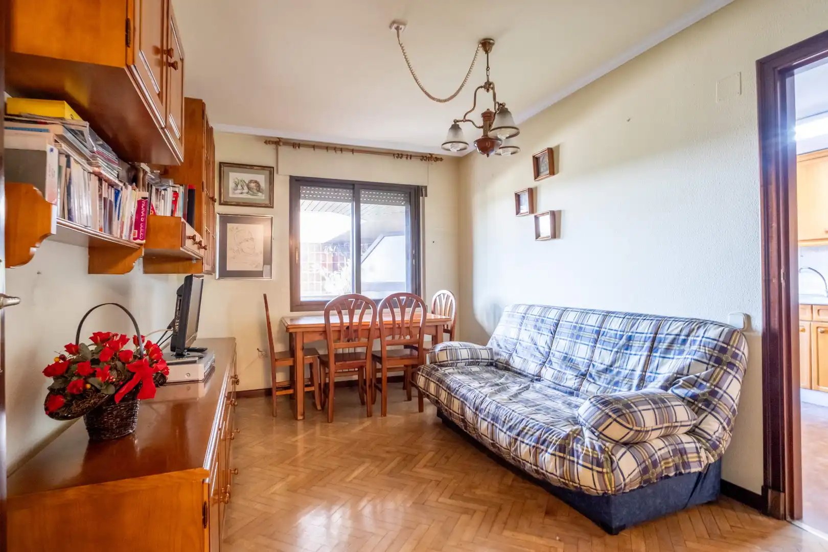 Wohnzimmer von Wohnung zum Verkauf in Zaragoza mit Klimaanlage, Heizung und Parkett