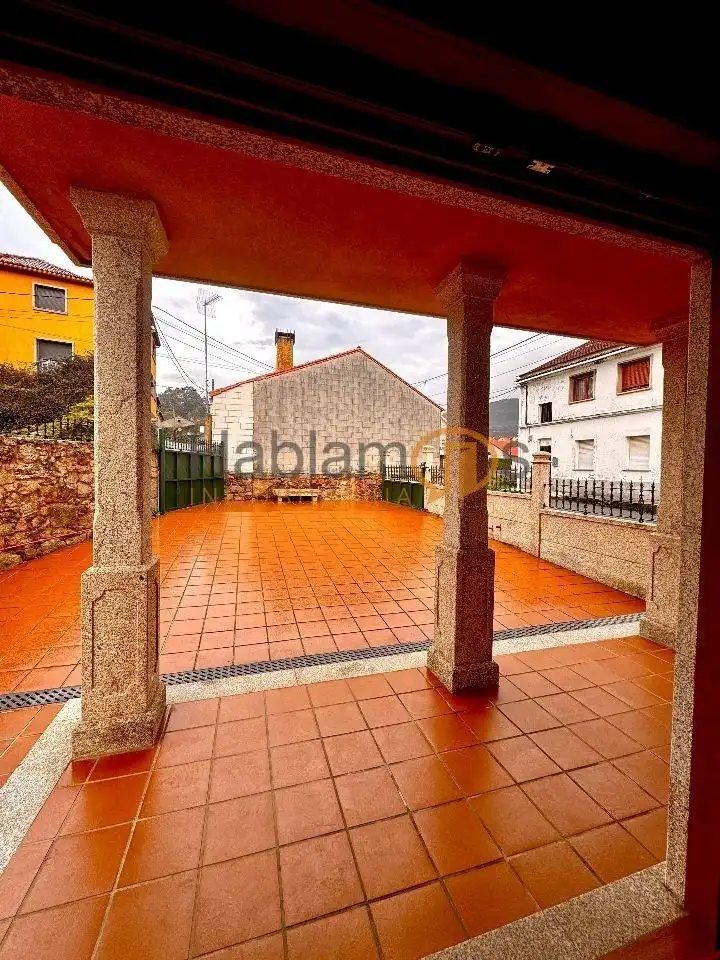Vista exterior de Casa o chalet en venta en Vilagarcía de Arousa con Calefacción, Jardín privado y Terraza