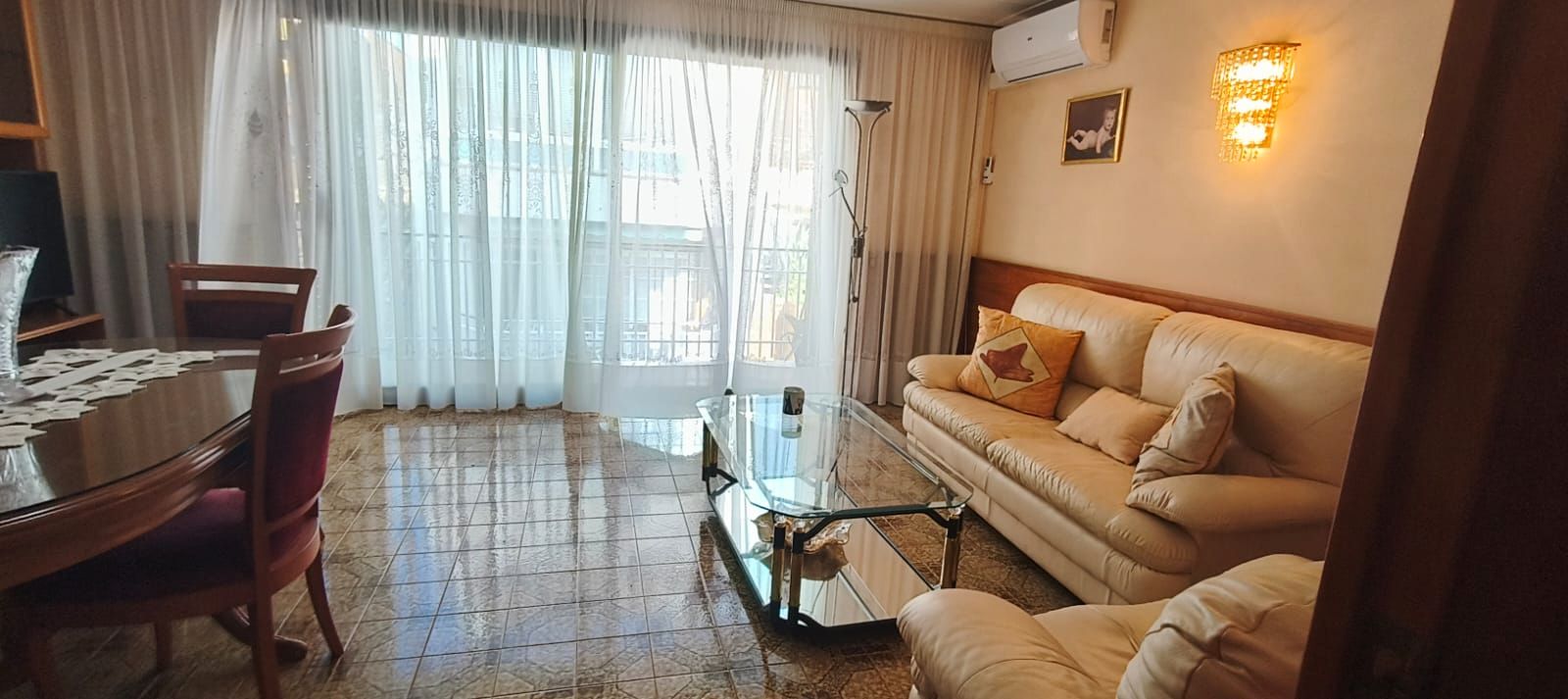 Living room of Flat for sale in Calella  with Air Conditioner, Oven and Balcony