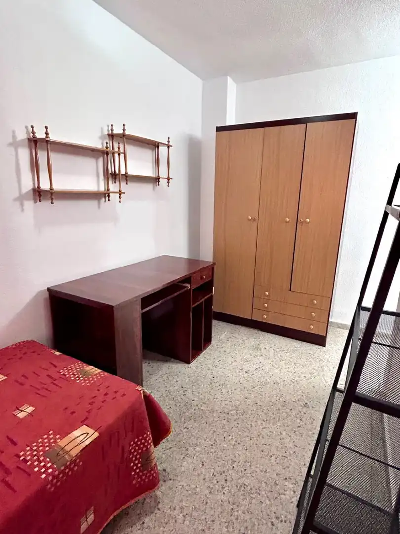 Schlafzimmer von Wohnung zur Miete in Granada mit Terrasse und Möbliert