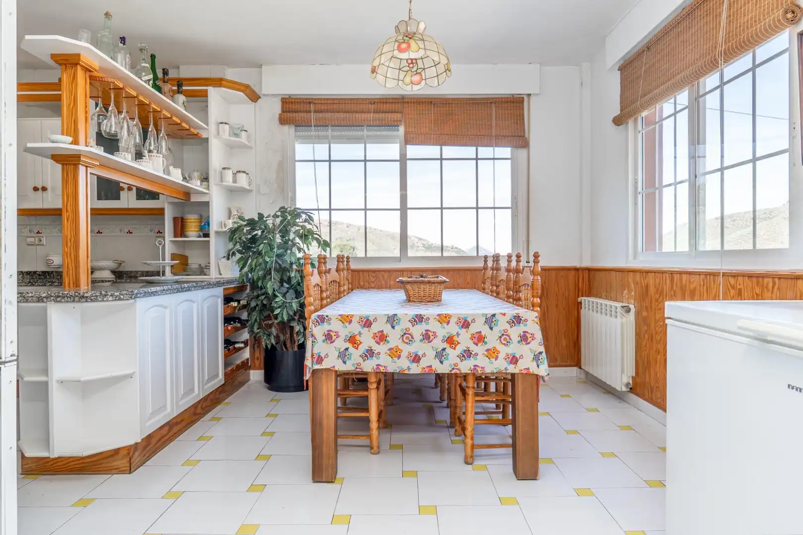Comedor de Casa o chalet en venta en Valdepeñas de Jaén con Aire acondicionado, Calefacción y Jardín privado