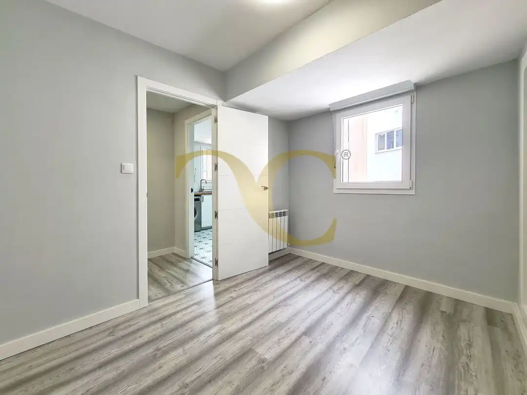 Habitación de Piso en venta en Oviedo  con Calefacción y Amueblado