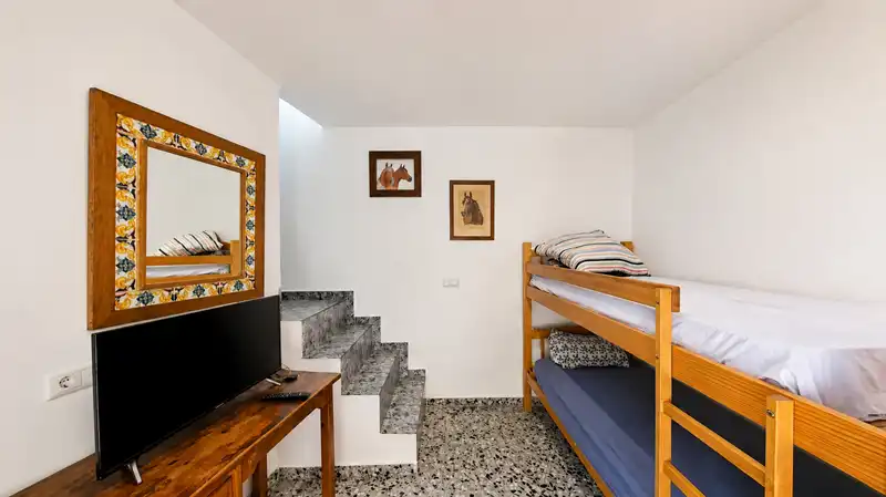Dormitori de Casa o xalet en venda en Vélez-Málaga amb Aire condicionat, Terrassa i Moblat