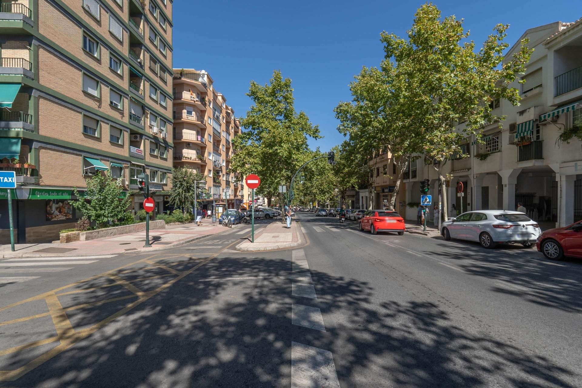 Vista exterior de Piso en venta en  Granada Capital con Aire acondicionado y Calefacción