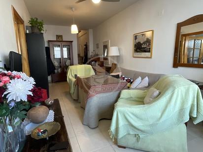 Sala d'estar de Dúplex en venda en Linares amb Aire condicionat