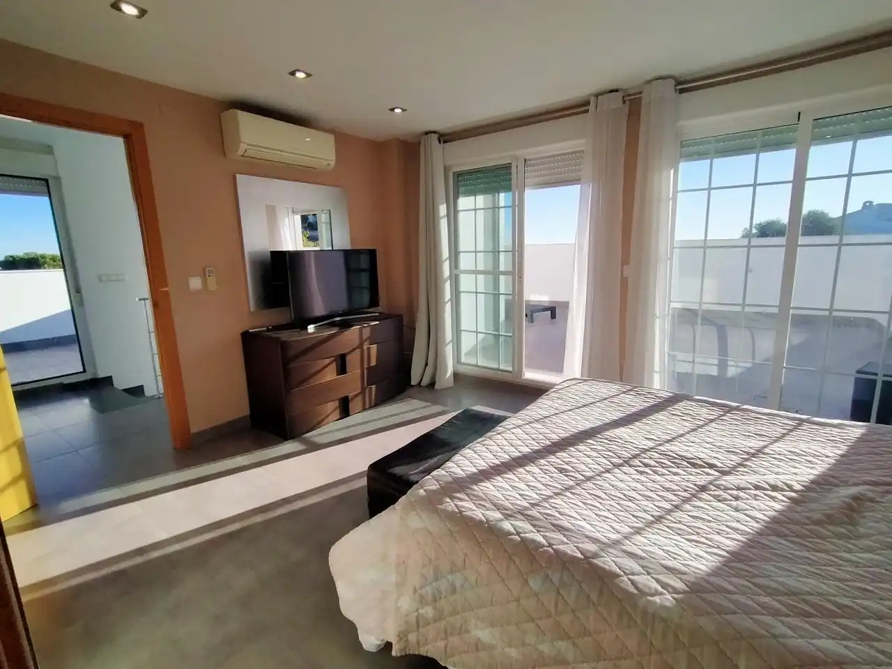 Habitación de Casa o chalet en venta en Oliva con Aire acondicionado, Jardín privado y Terraza