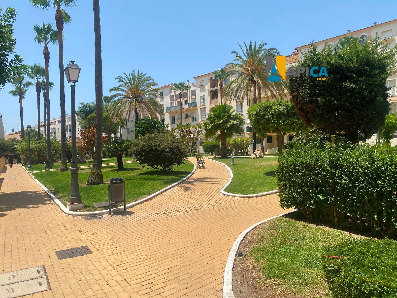 Vista exterior de Piso en venta en El Puerto de Santa María con Aire acondicionado, Terraza y Piscina