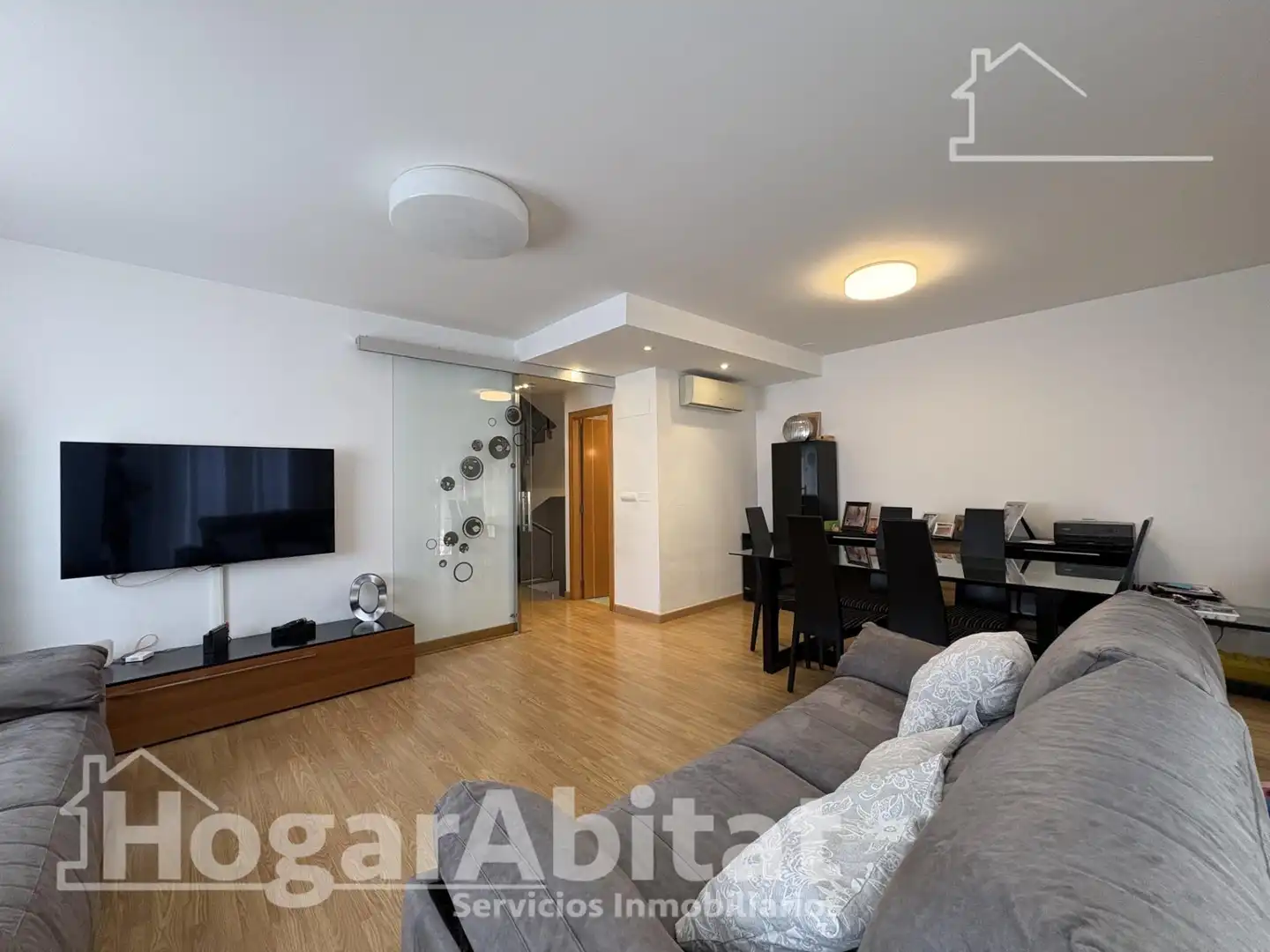Sala d'estar de Casa adosada en venda en Tavernes de la Valldigna amb Terrassa i Balcó