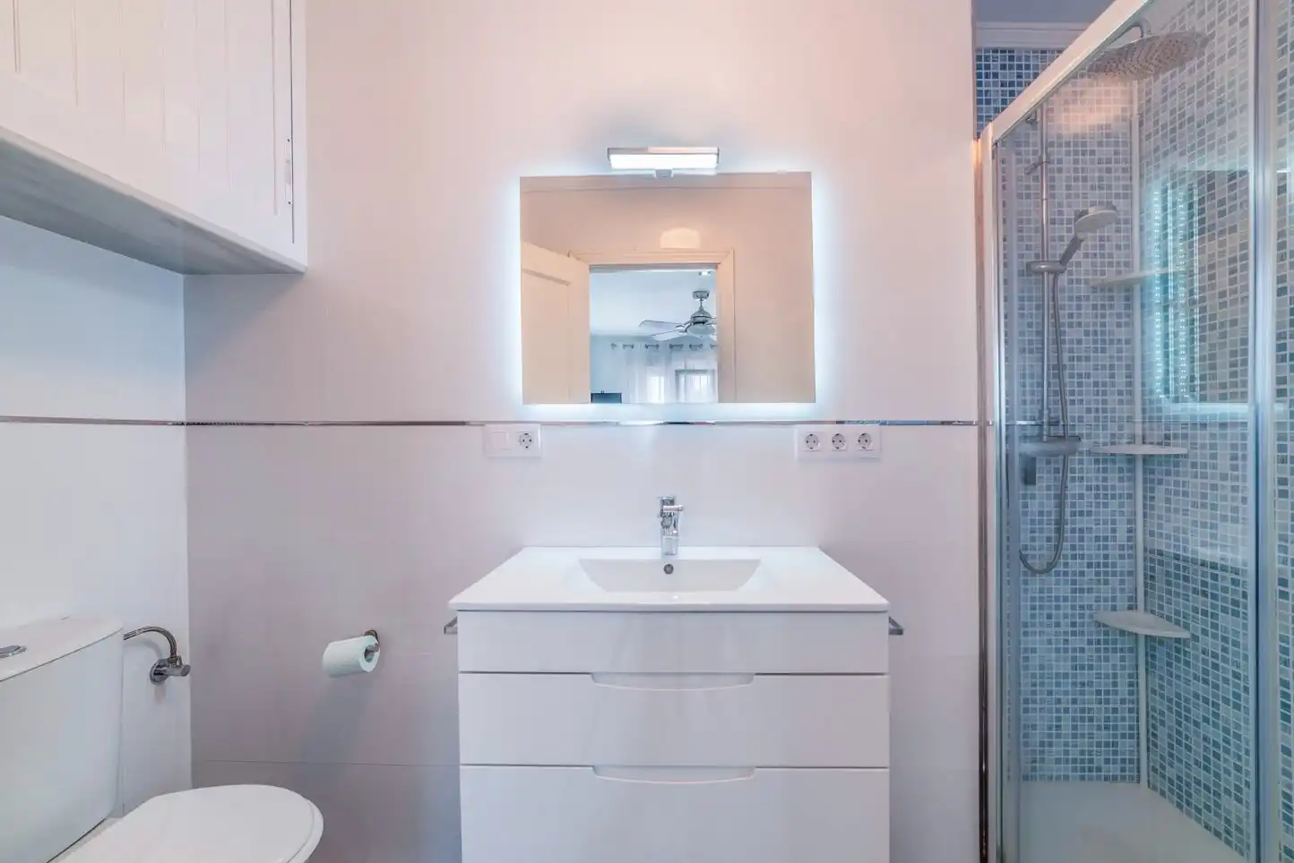 Bathroom of Detached homes for sale in Bormujos  with Air Conditioner