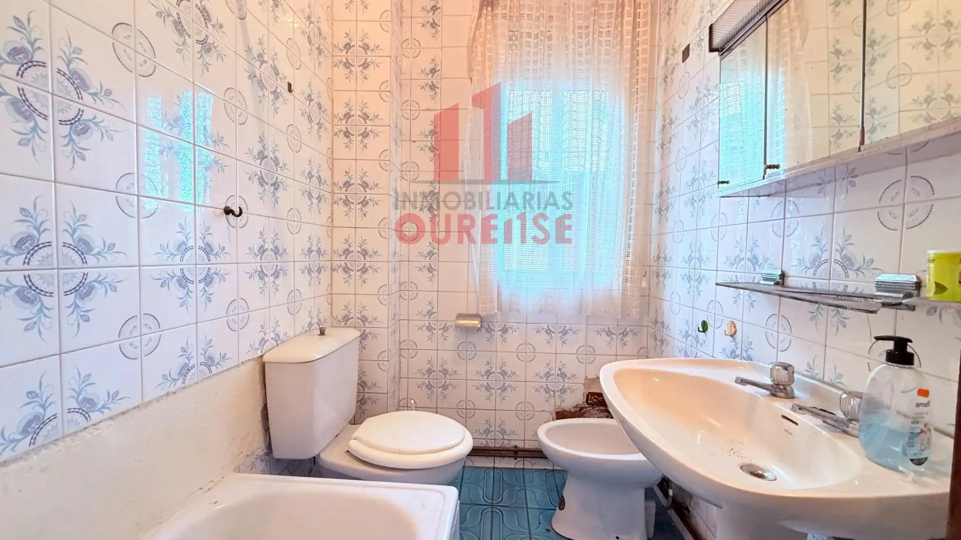 Bathroom of Buildings for sale in Ourense Capital 