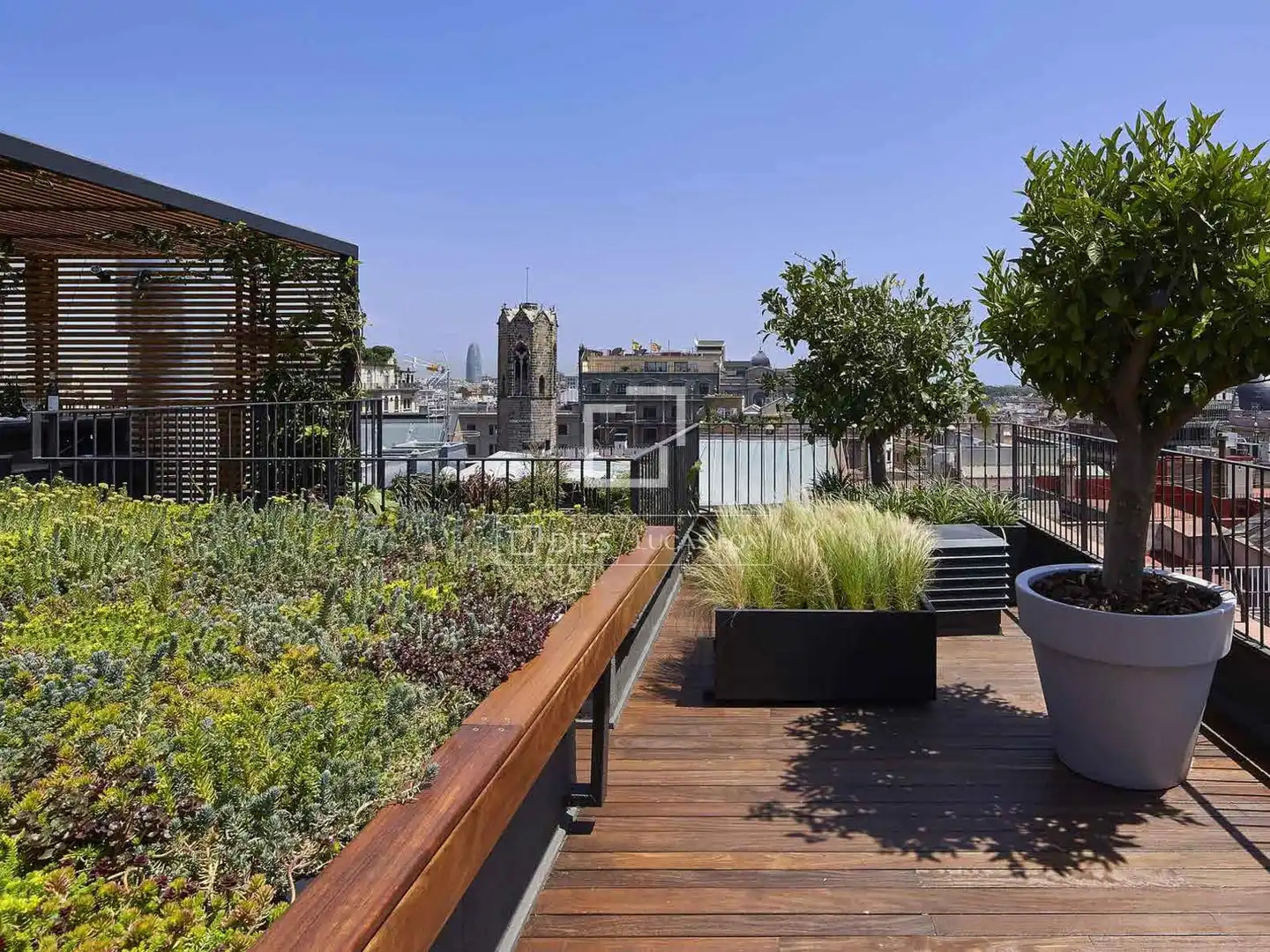 Terrasse von Dachboden zum Verkauf in Barcelona mit Klimaanlage, Heizung und Parkett