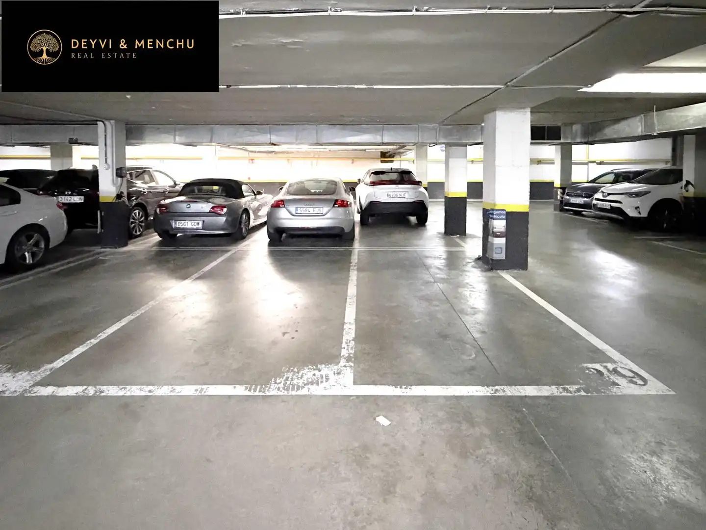 Parking de Ático de alquiler en Pozuelo de Alarcón con Aire acondicionado, Jardín privado y Parquet