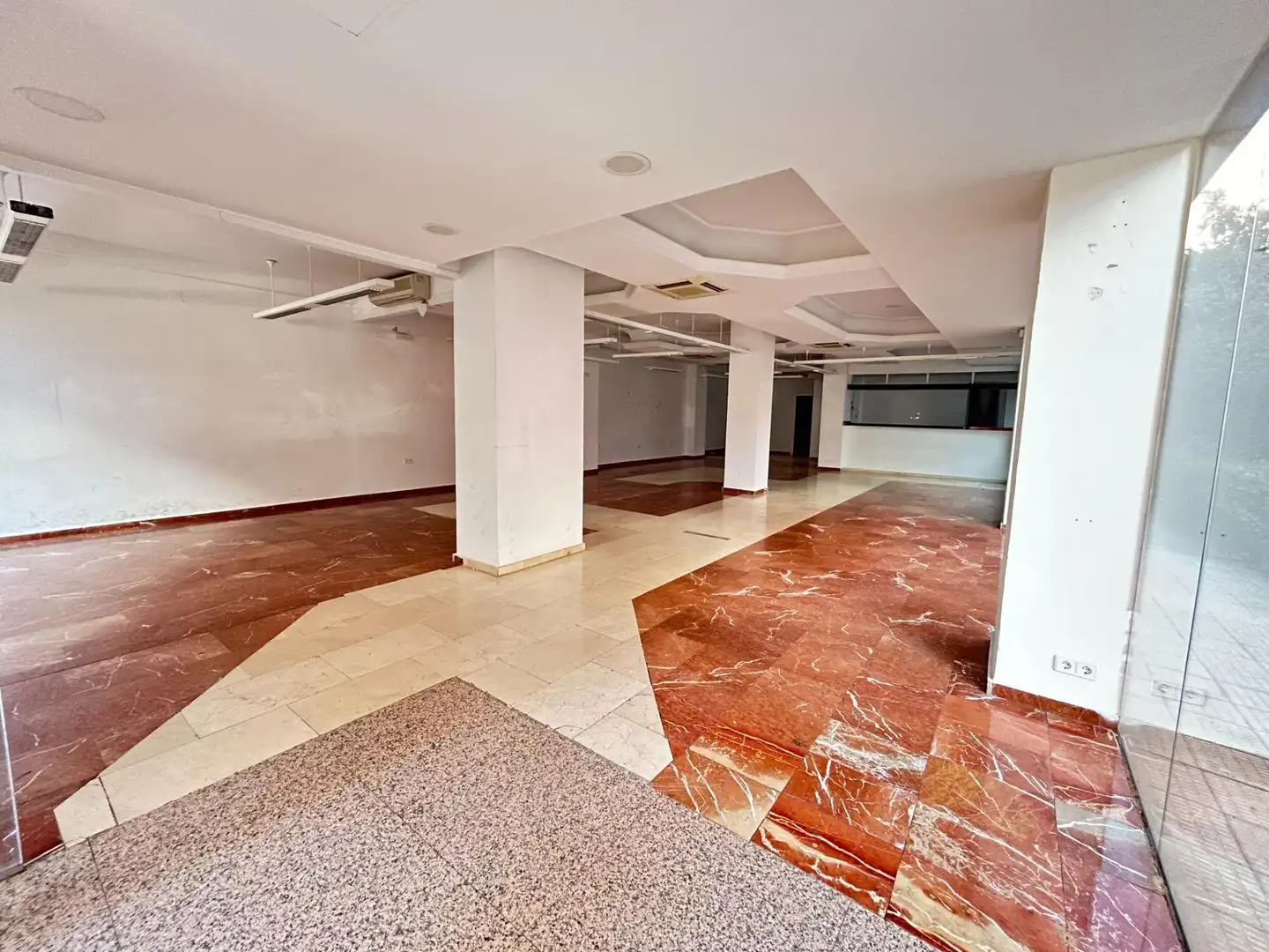 Local comercial de lloguer a Calle de Sigüenza, imagen 5
