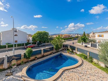 Villa con balcone in vendita a Calle SOLLERIC - PONT D'INCA NOU