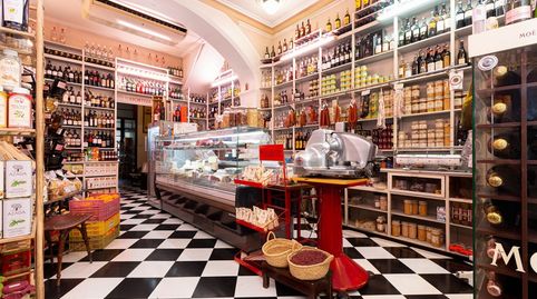 Casa histórica con tienda y terraza en la azotea, en venta en Sóller