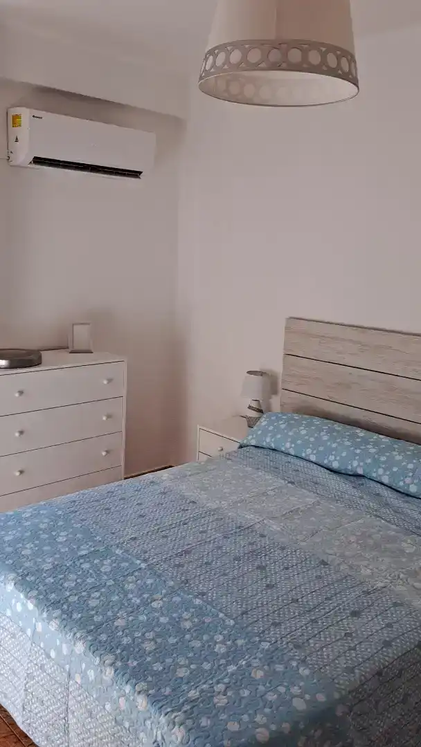 Schlafzimmer von Wohnung zur Miete in  Sevilla Capital mit Klimaanlage und Balkon