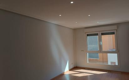 Living room of Flat to rent in  Madrid Capital  with Air Conditioner, Heating and Storage room